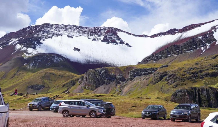 Cars parked at the starting point of the walk