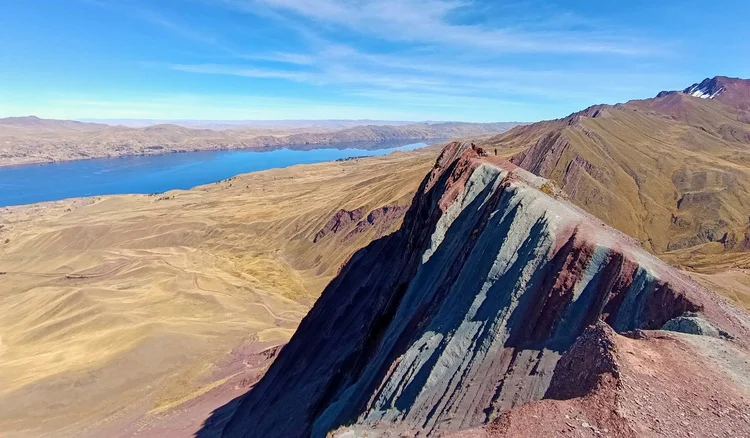 Langui-Layo Lake
